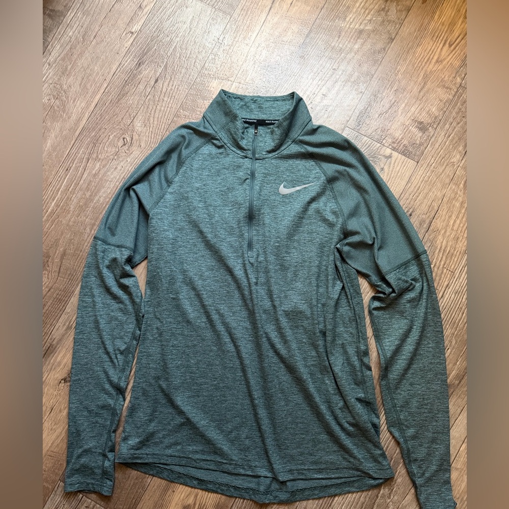 Nike Dri-FIT Green Men 1/4 zip Long Sleeve Running Top. Size Medium
